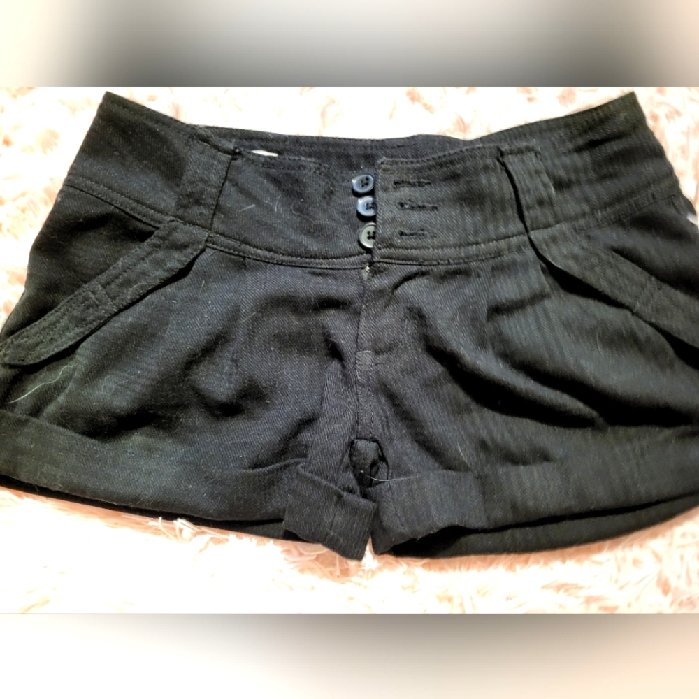 First kiss Black shorts. Size 5.